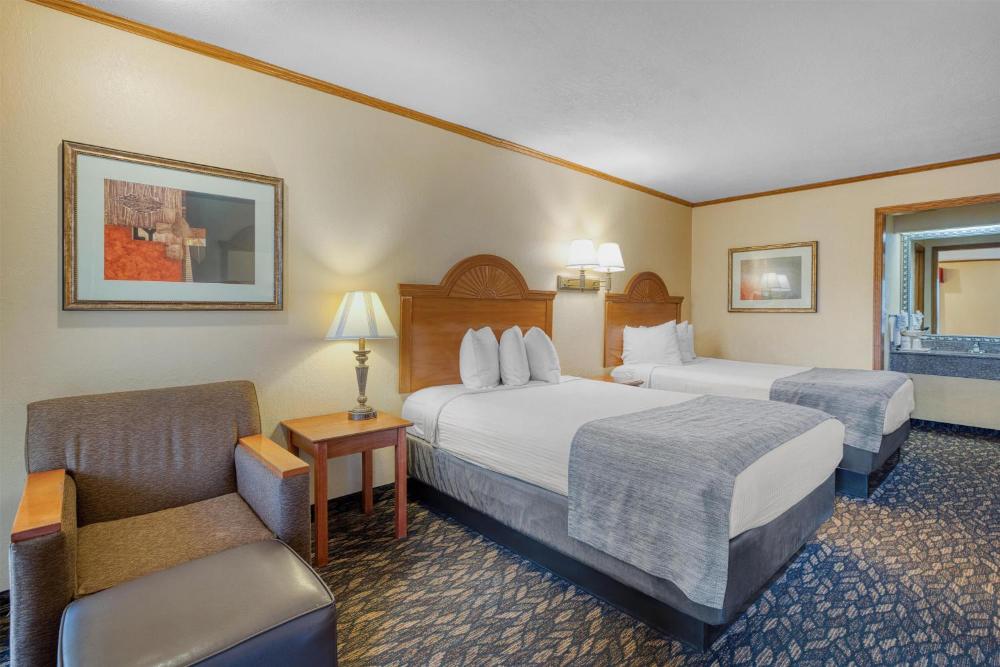Double Room with Two Double Beds - Non-Smoking interior